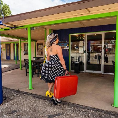 The Atomic Blue Motor-Inn Monticello Exterior foto